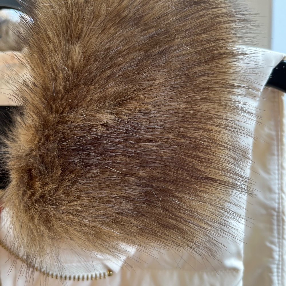 BNWT TALBOTS Faux Fur Collar Down Puffer Vest in ivory earthy camel collar (M) - Picture 11 of 11